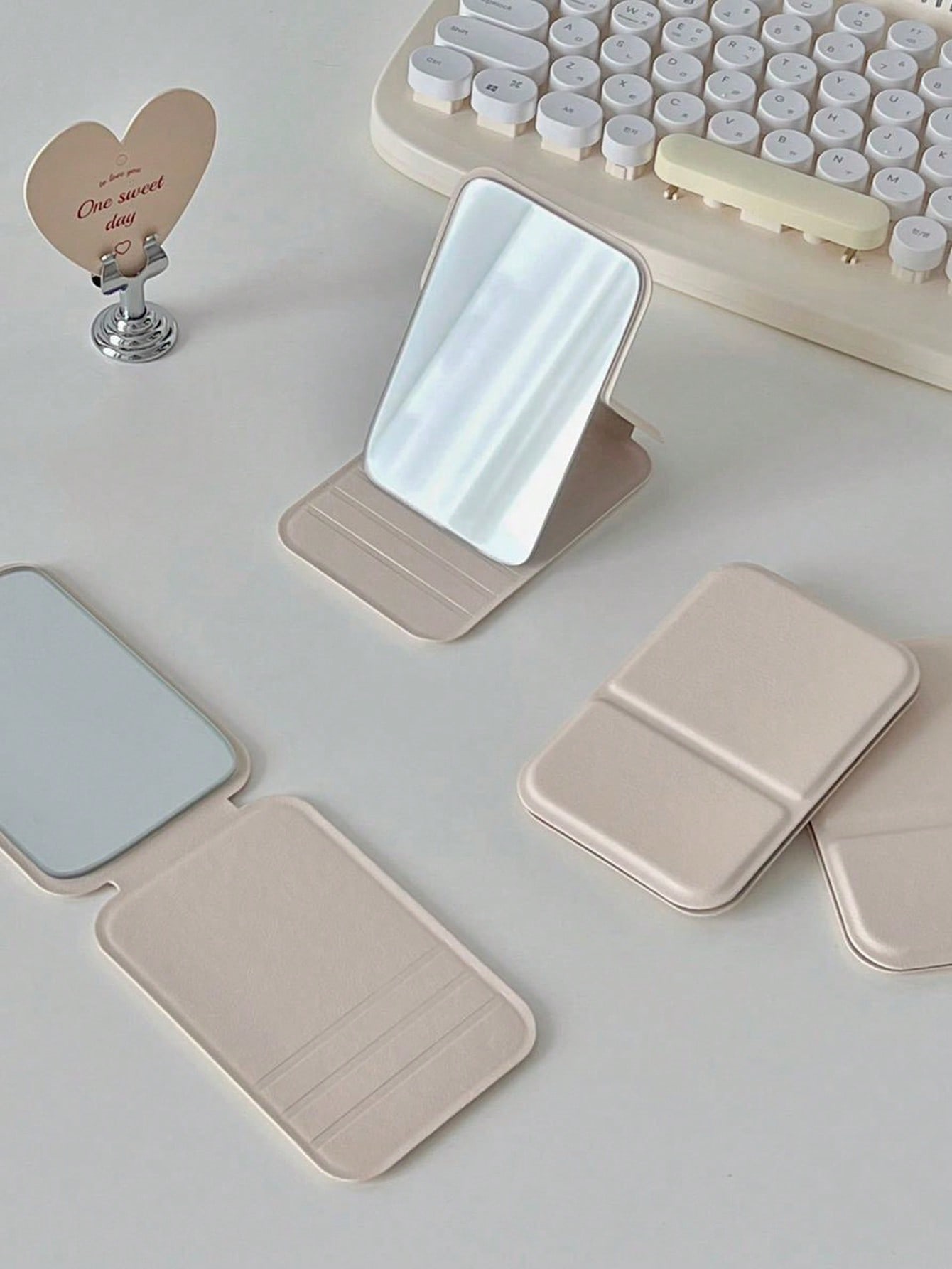 Portable Folding Mini Makeup M - Beauty & Makeup Katia Di Paola ulasan dan harga